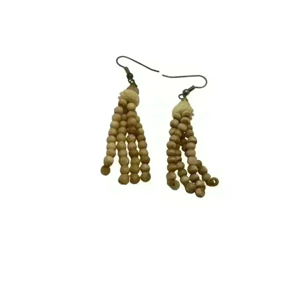 Shell chip dangle earrings - Picture 1 of 3